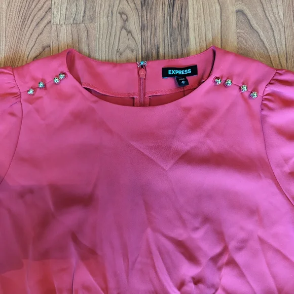 Express 3/4 Sleeve Button Detail Knee Length Dress in Red, Size Medium - Picture 2 of 8